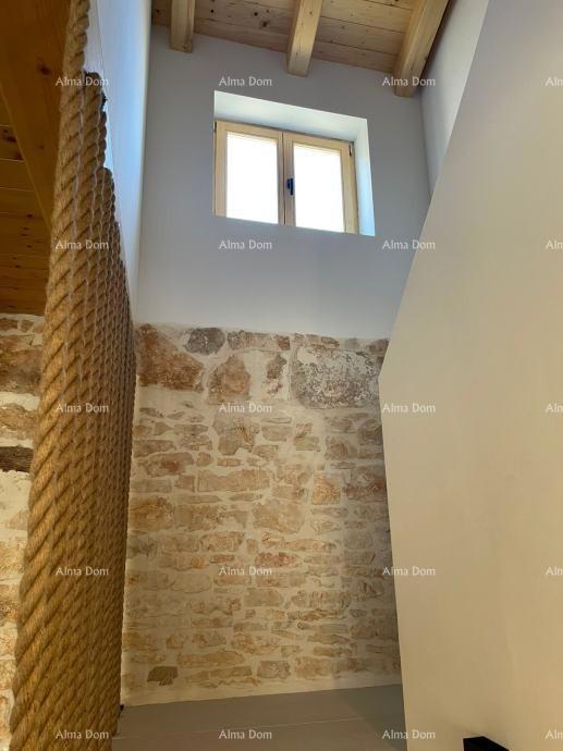 Vodnjan – avtohtona kamnita hiša, 96 m2