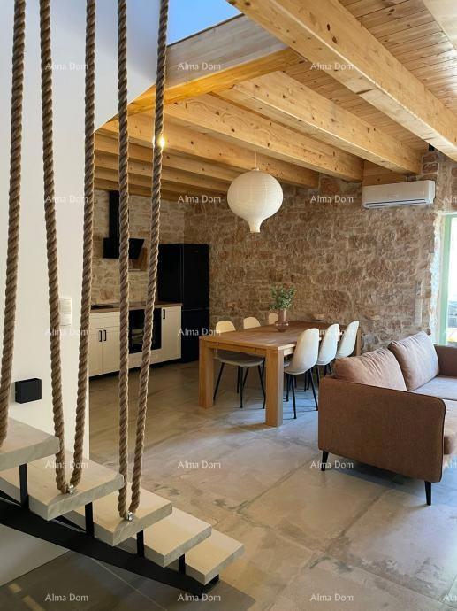 Vodnjan – avtohtona kamnita hiša, 96 m2