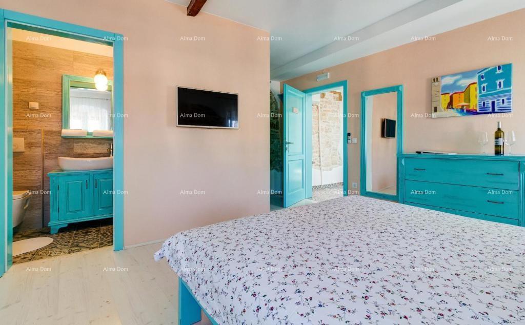 Prodaja - družinski hotel v srcu stare jedriške jedre, Fažana! 100 m od morja!