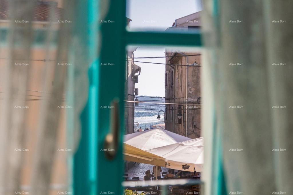 Prodaja - družinski hotel v srcu stare jedriške jedre, Fažana! 100 m od morja!