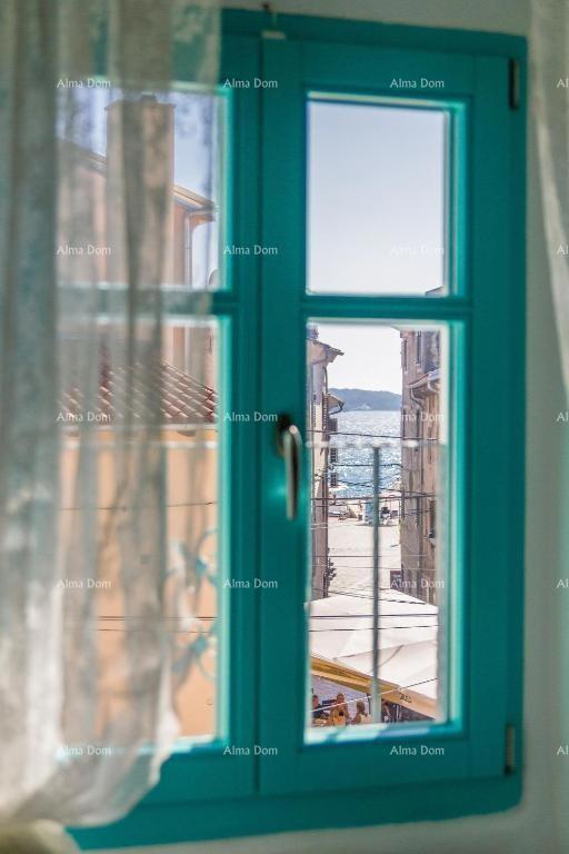 Prodaja - družinski hotel v srcu stare jedriške jedre, Fažana! 100 m od morja!