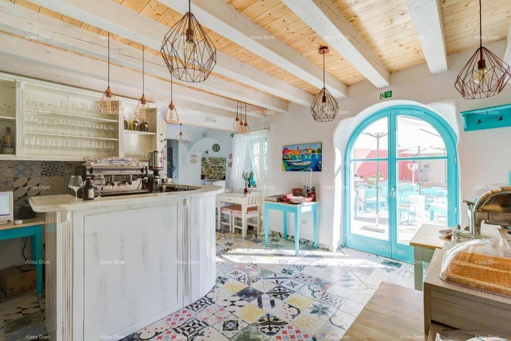 Prodaja - družinski hotel v srcu stare jedriške jedre, Fažana! 100 m od morja!