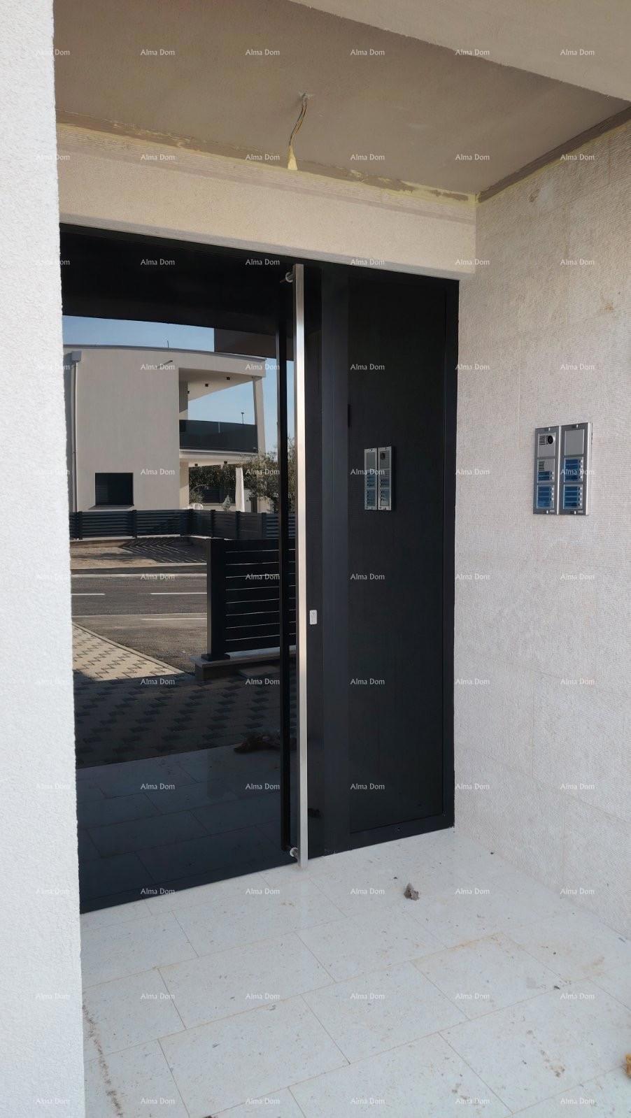 Enosobno stanovanje B3 v 3. nadstropju s KROVNIM TERASO, Vabriga!