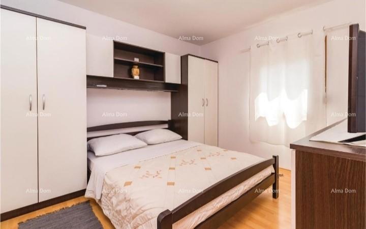 Prizemna hiša s bazenom na mirni lokaciji, Pula