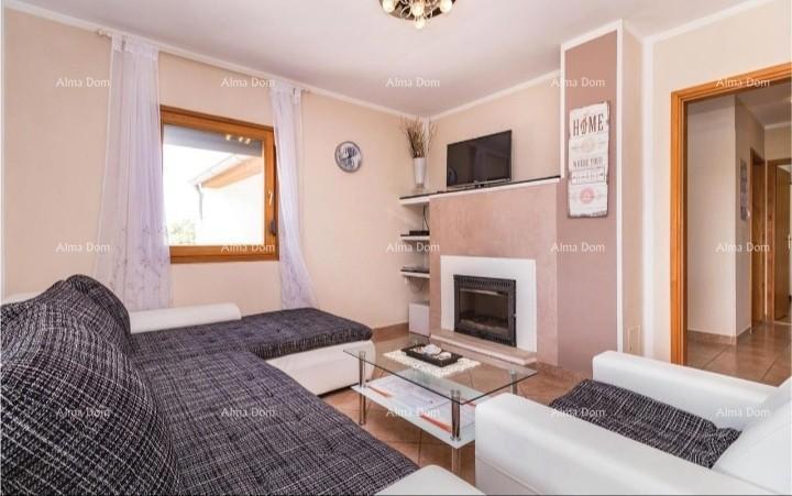 Prizemna hiša s bazenom na mirni lokaciji, Pula