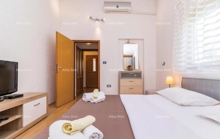 Prizemna hiša s bazenom na mirni lokaciji, Pula