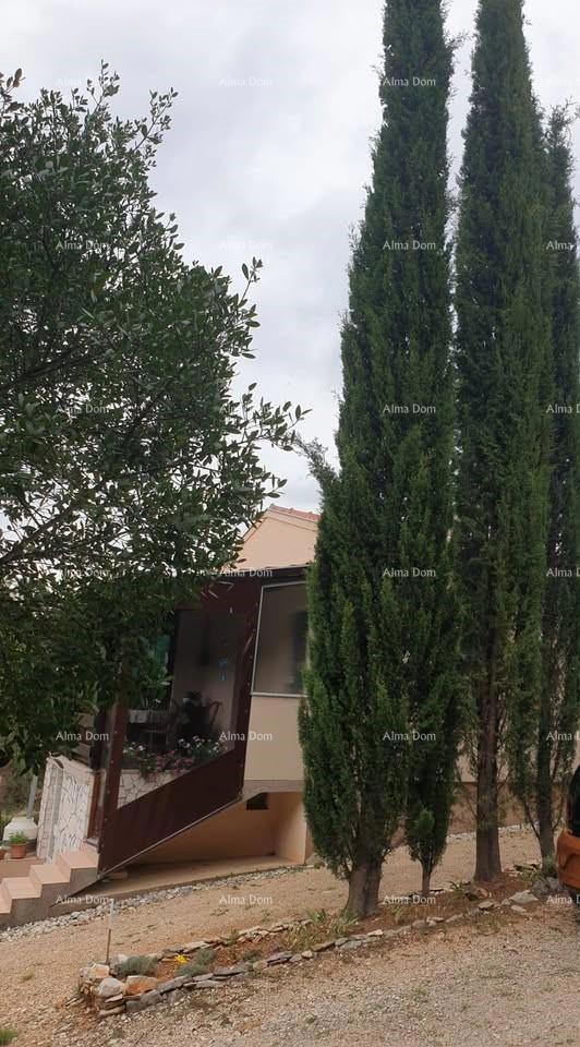 Hiša s teraso – Kavran.