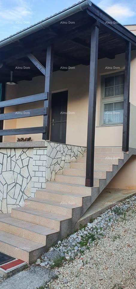 Hiša s teraso – Kavran.