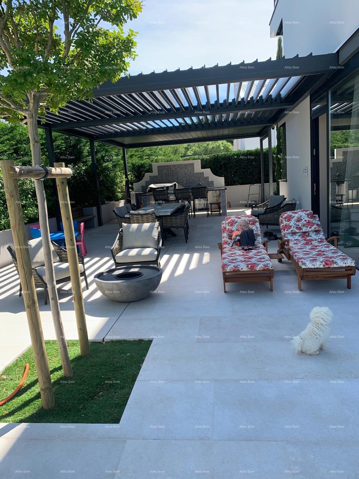 Prodaja - Čudovita, moderna vila s bazenom - pametna hiša, Fažana! Pogled na morje!