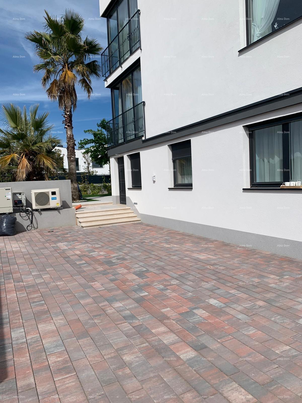 Prodaja - Čudovita, moderna vila s bazenom - pametna hiša, Fažana! Pogled na morje!