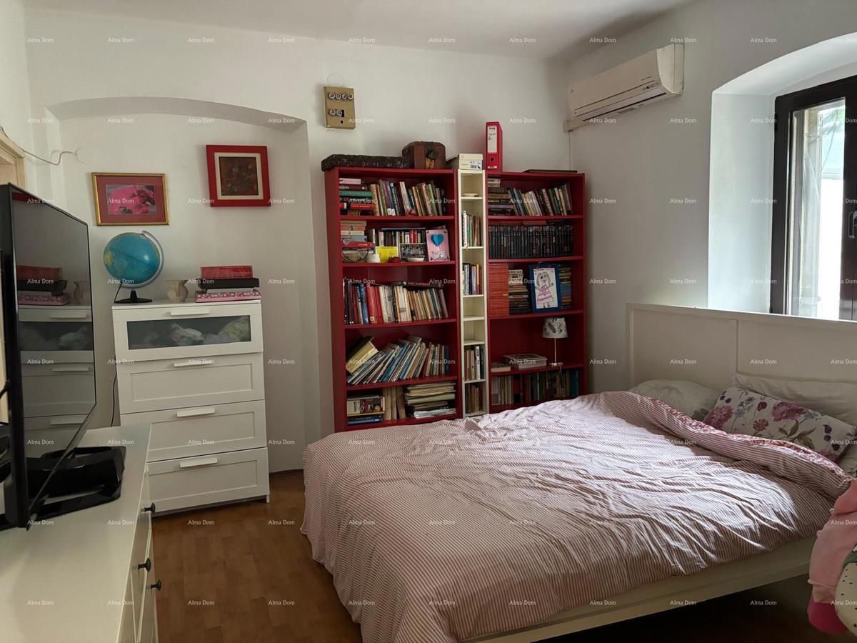 PULA - hiša na odlični lokaciji (2 ločena prostora)