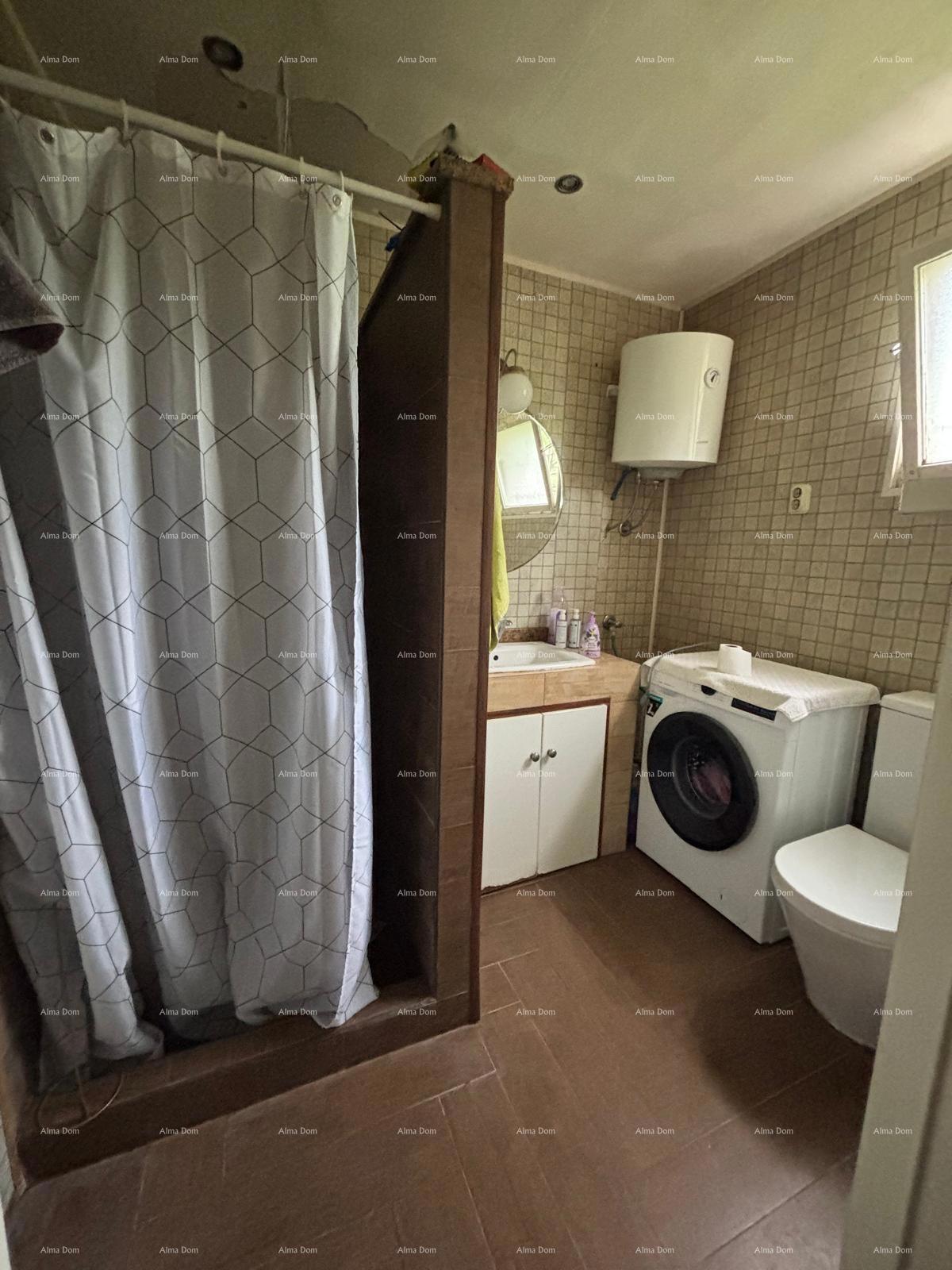 PULA - hiša na odlični lokaciji (2 ločena prostora)