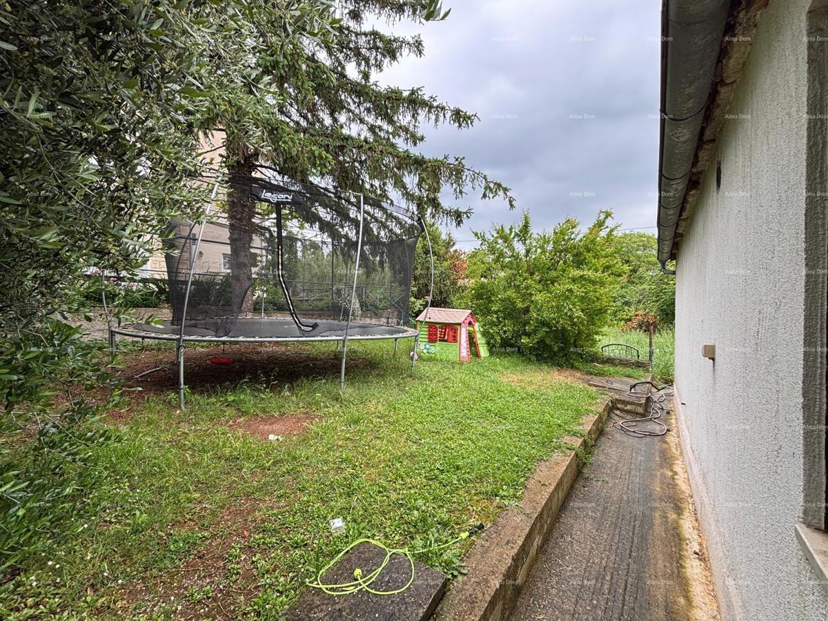 PULA - hiša na odlični lokaciji (2 ločena prostora)