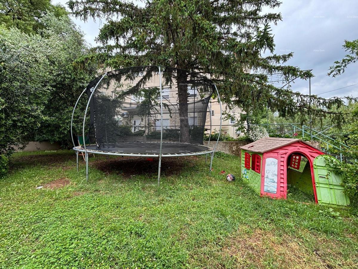 PULA - hiša na odlični lokaciji (2 ločena prostora)