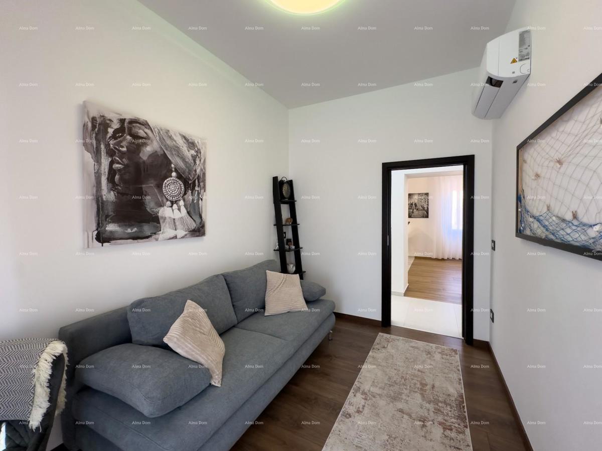 Pulj strogo središče Istarska ulica 500 metrov od Arene Sodobno popolnoma prenovljeno in opremljeno mestno stanovanje