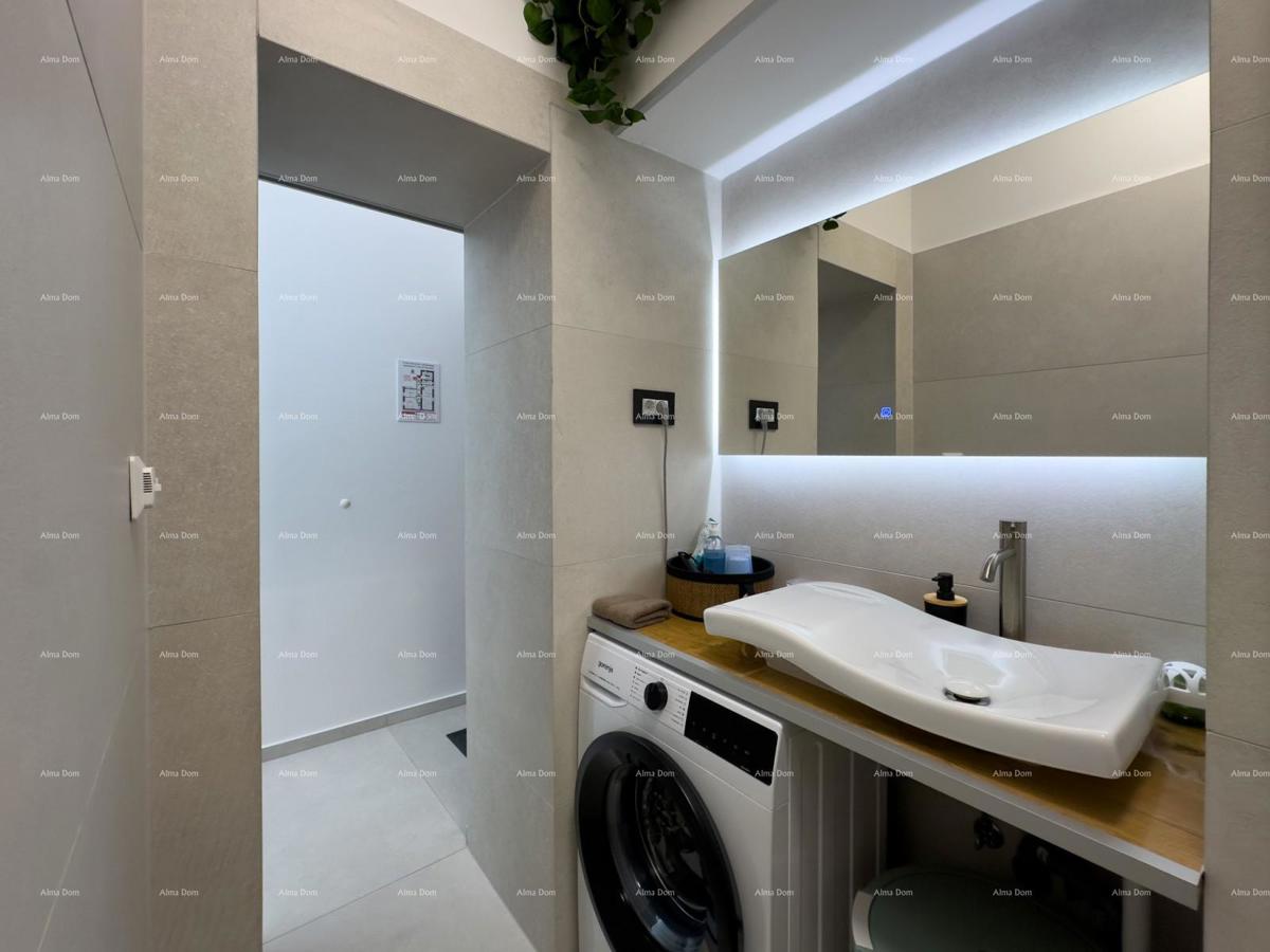 Pulj strogo središče Istarska ulica 500 metrov od Arene Sodobno popolnoma prenovljeno in opremljeno mestno stanovanje