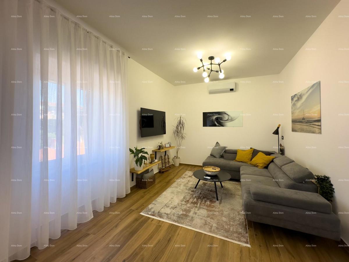 Pulj strogo središče Istarska ulica 500 metrov od Arene Sodobno popolnoma prenovljeno in opremljeno mestno stanovanje