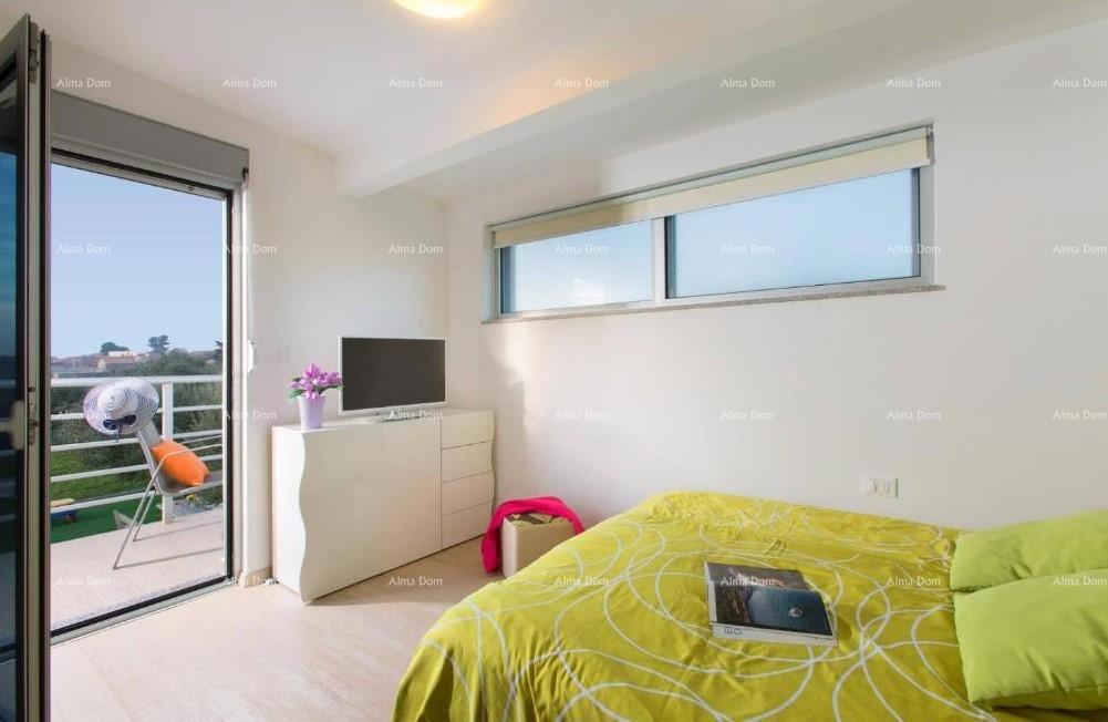 VODNJAN – Moderna vila s bazenom, pogledom na Brijune i prostranom okućnicom!