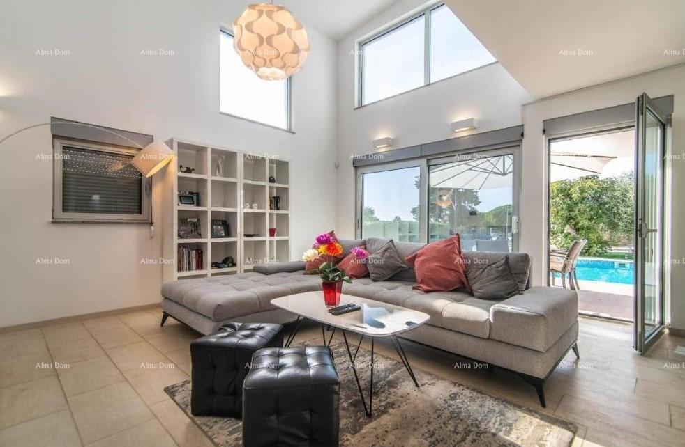 VODNJAN – Moderna vila s bazenom, pogledom na Brijune i prostranom okućnicom!