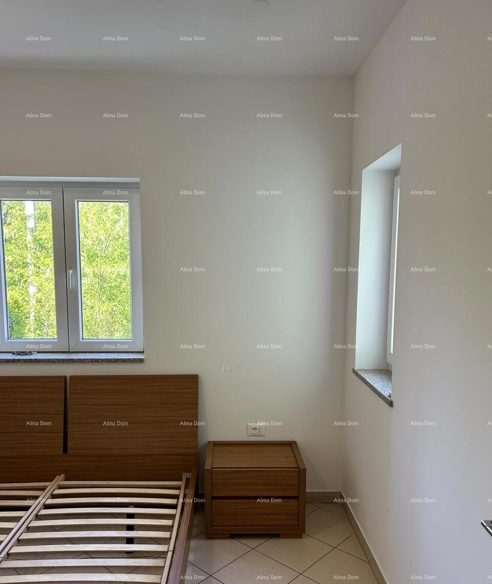 Prodaja stan s teraso – 200 m od morja, Umag