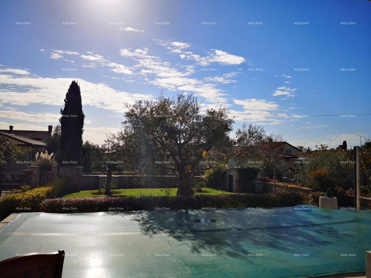 Lepa hiša z velikim bazenom