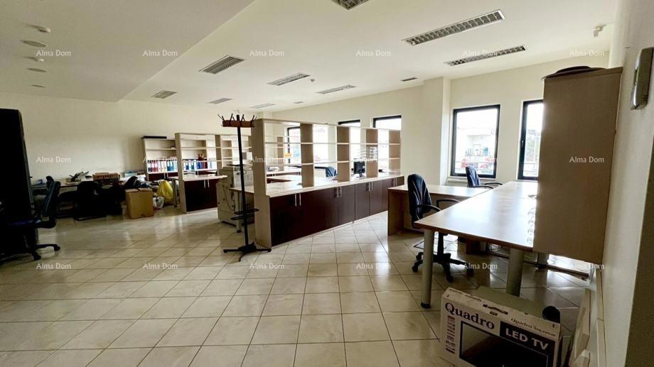 BUJE – SKLADIŠČNI / URADNI PROSTOR NA PRODAJ | POSLOVNA ZONA