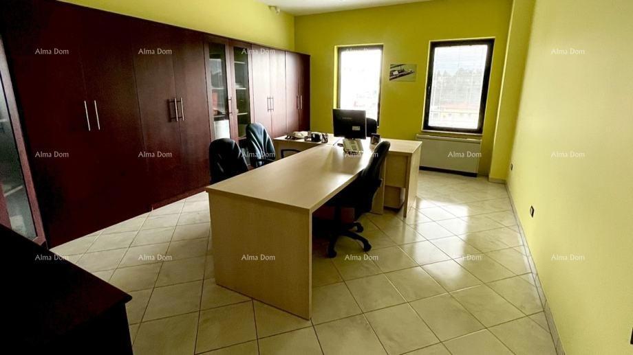 BUJE – SKLADIŠČNI / URADNI PROSTOR NA PRODAJ | POSLOVNA ZONA