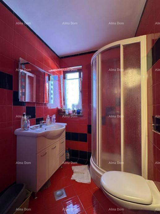 Hiša 246 m² z dvoriščem – Pomer