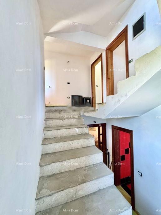 Hiša 246 m² z dvoriščem – Pomer