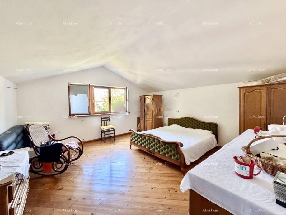 Hiša 246 m² z dvoriščem – Pomer