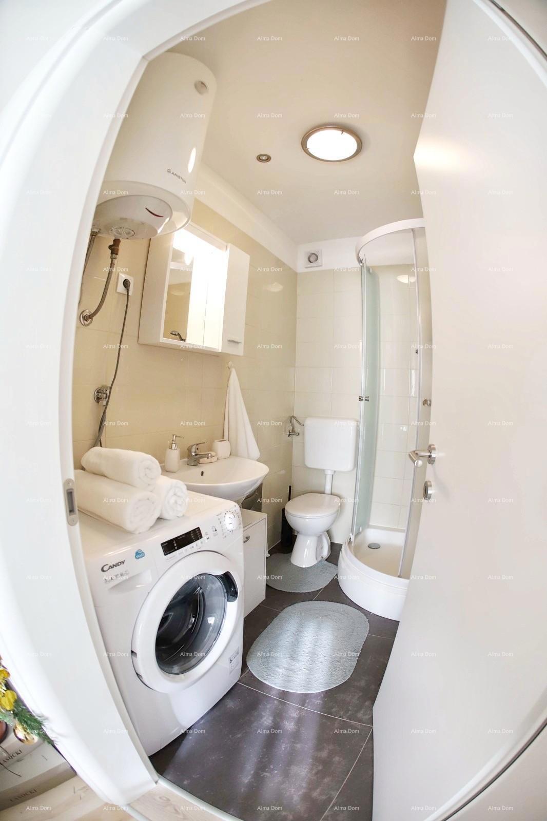 V Puli je naprodaj čudovito stanovanje z veliko teraso