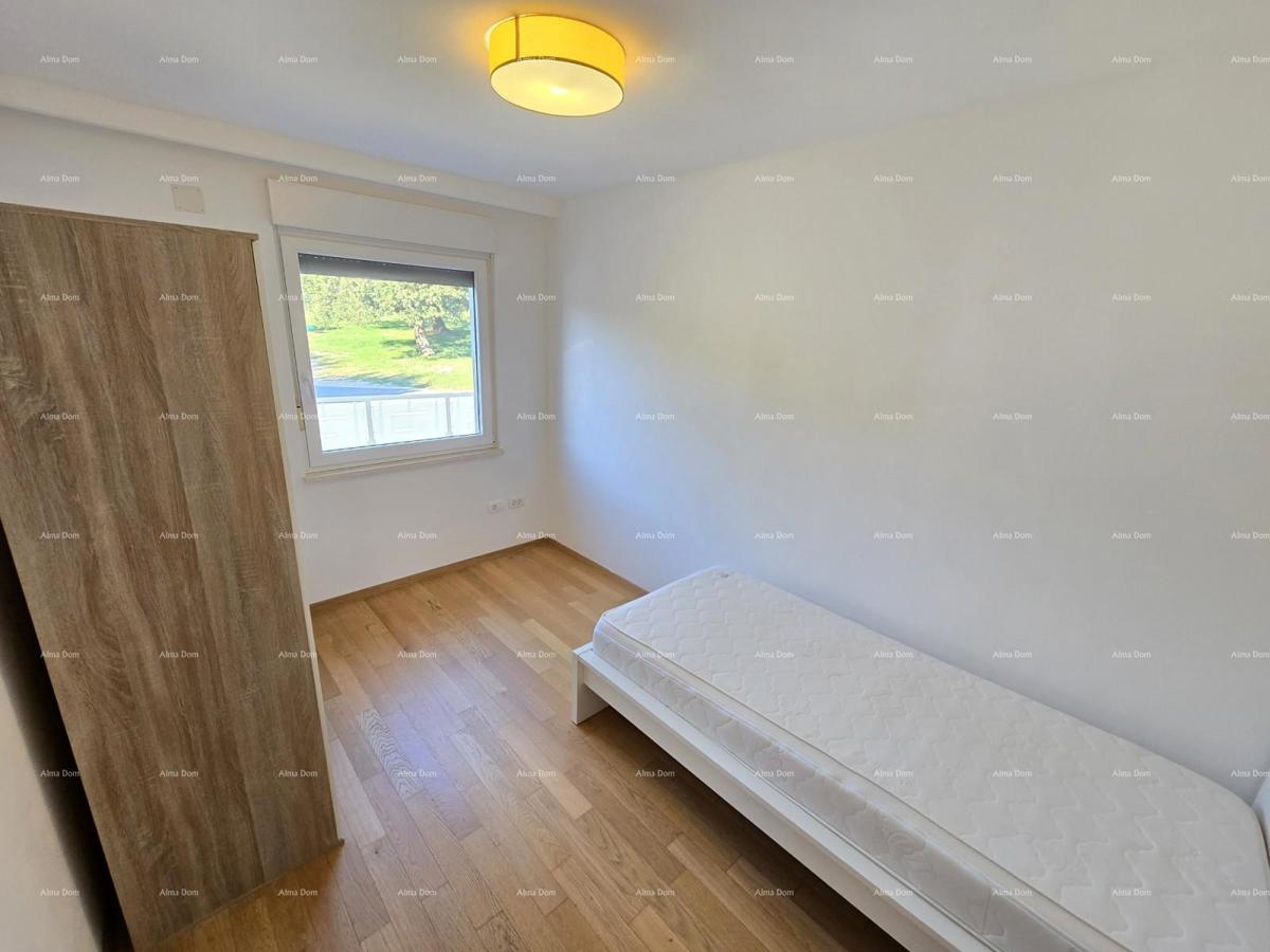 Moderna hiša s bazenom v Puli, blizu centra!