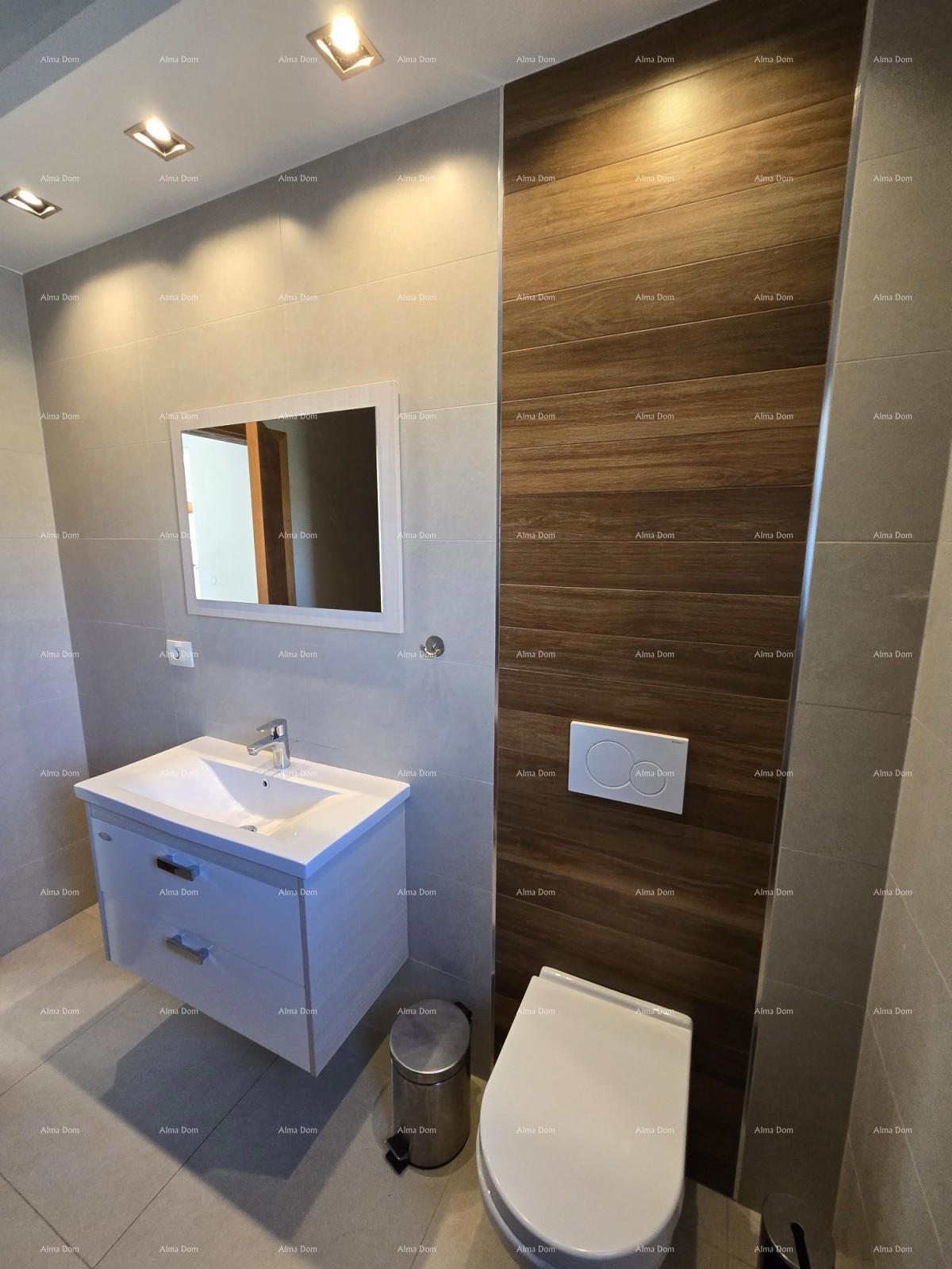 Moderna hiša s bazenom v Puli, blizu centra!