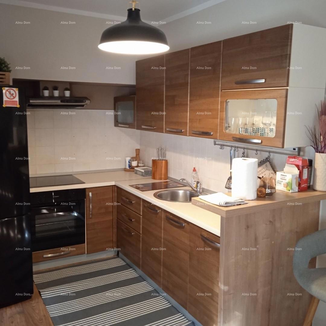 FORUM PEŠAČKA ZONA. Prodaja lepo uređenega stanovanja na atraktivni lokaciji, Pula, center!