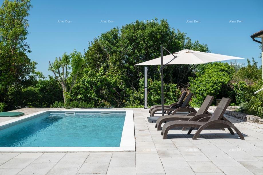 Raša, hiša s bazenom in pogledom na morje