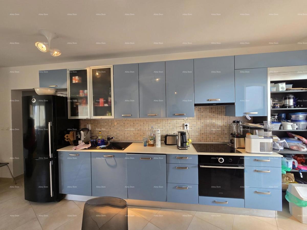 Prekrasen stan v Puli, 1000 m od morja! Uporabno dovoljenje