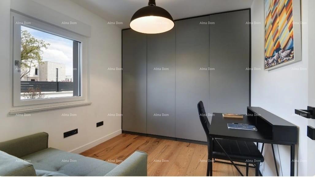 Prelepa, moderna hiša s bazenom in garažo, Krnica! Vseljivo takoj!