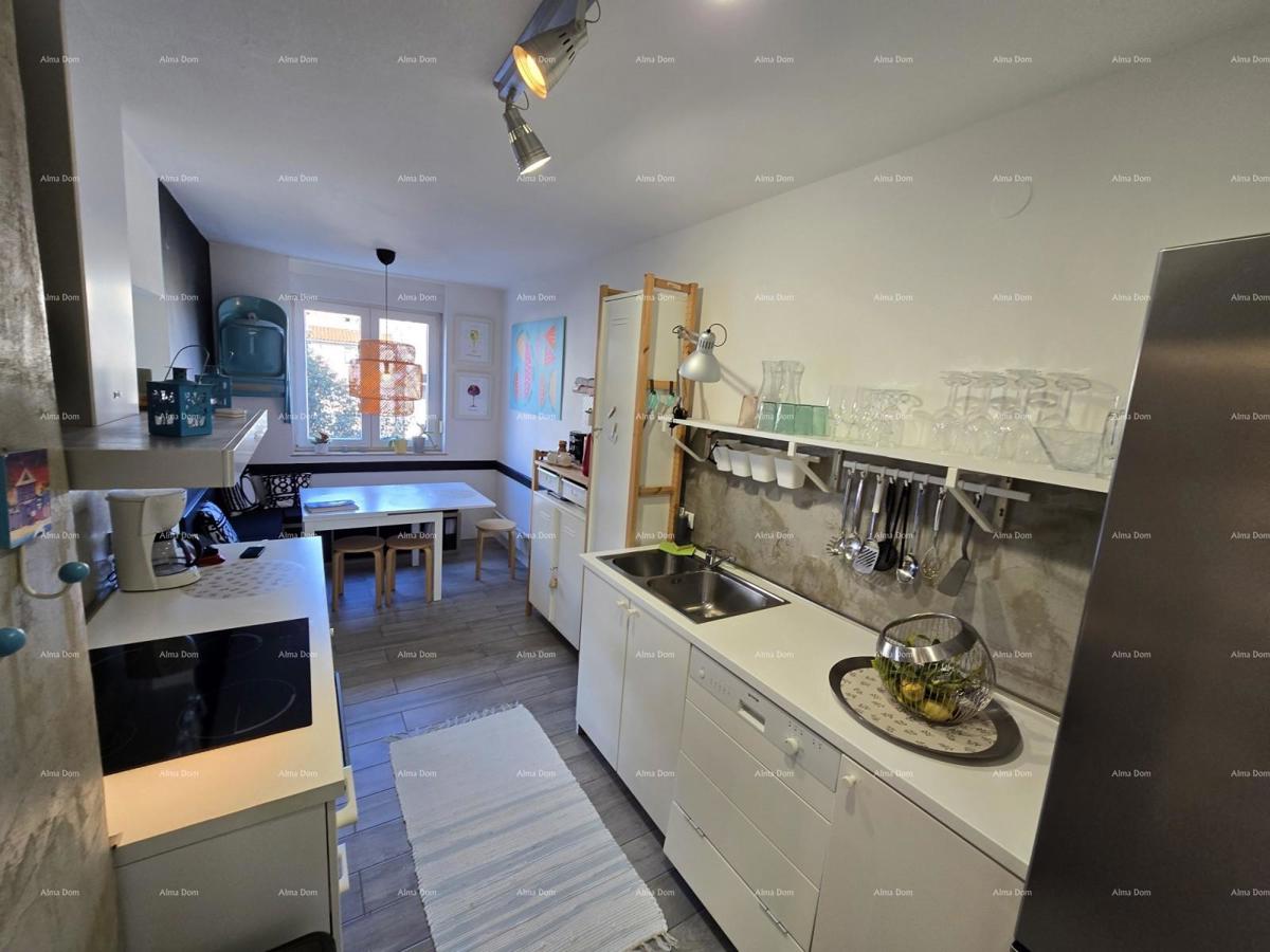 Družinski stan nedaleč od centra Pule!