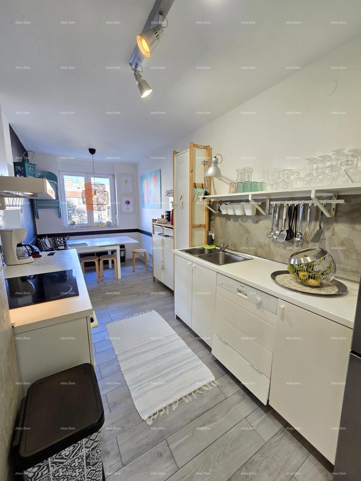 Družinski stan nedaleč od centra Pule!