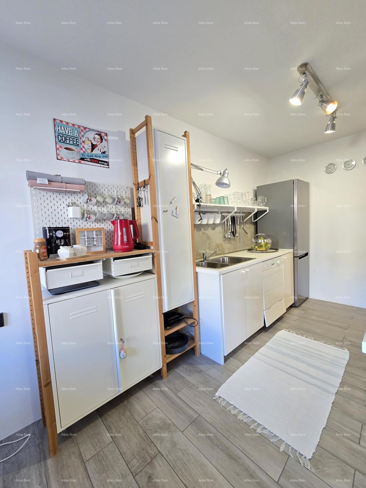 Družinski stan nedaleč od centra Pule!