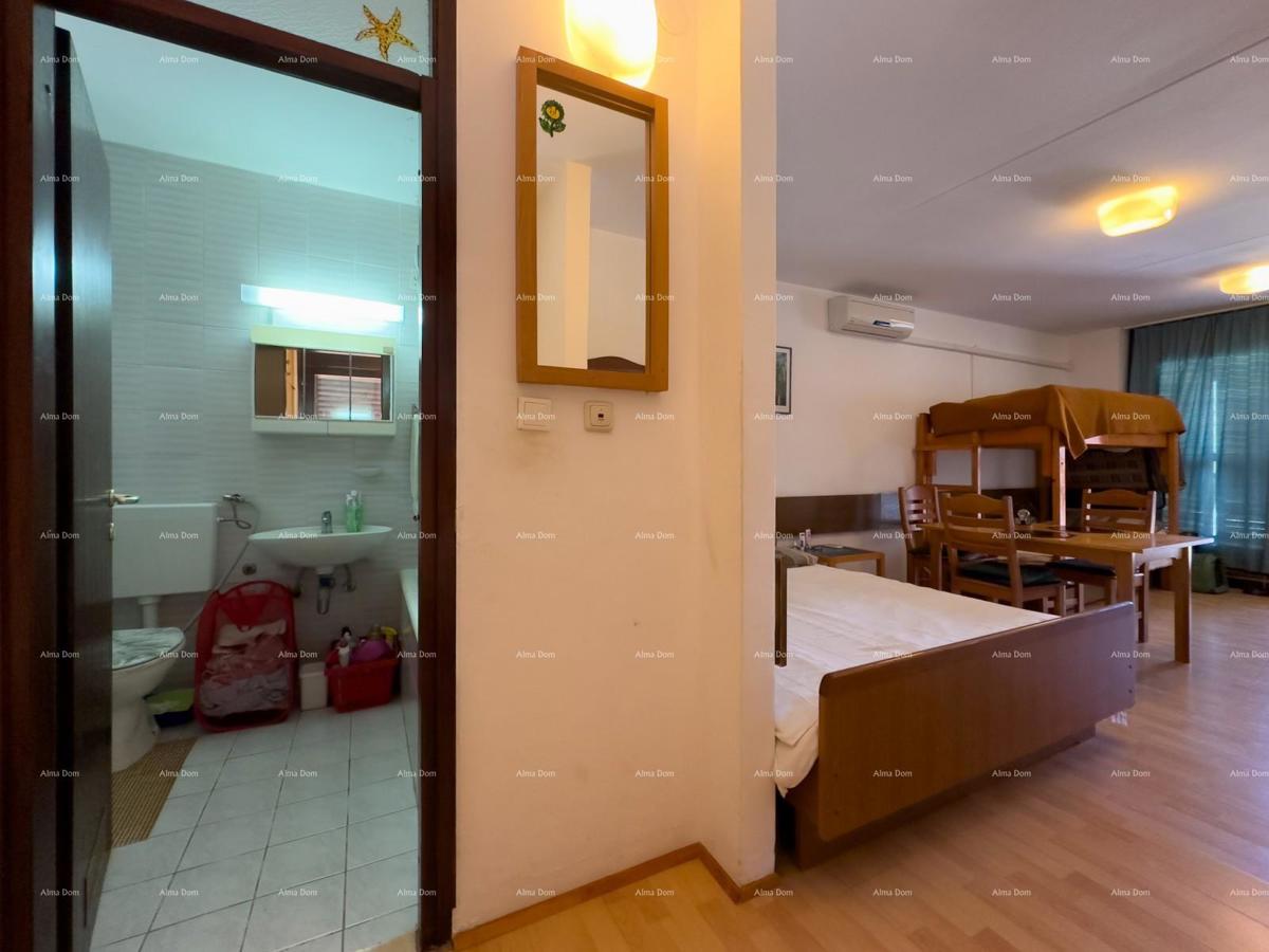 Na prodaju apartma v Dugji Uvali – blizu plaže!