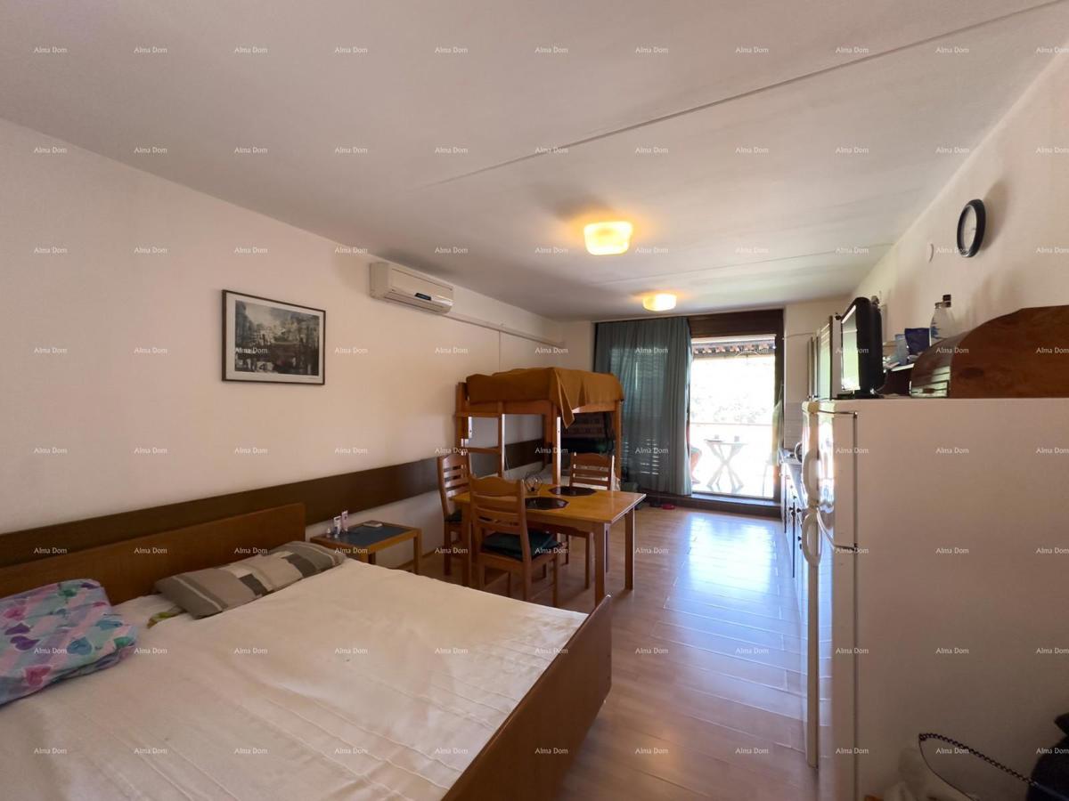 Na prodaju apartma v Dugji Uvali – blizu plaže!