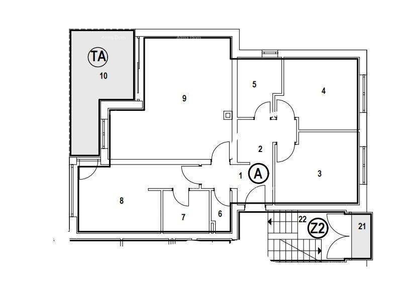 Vrhunski trosoban stan z vrtom in bazenom, opremljen
