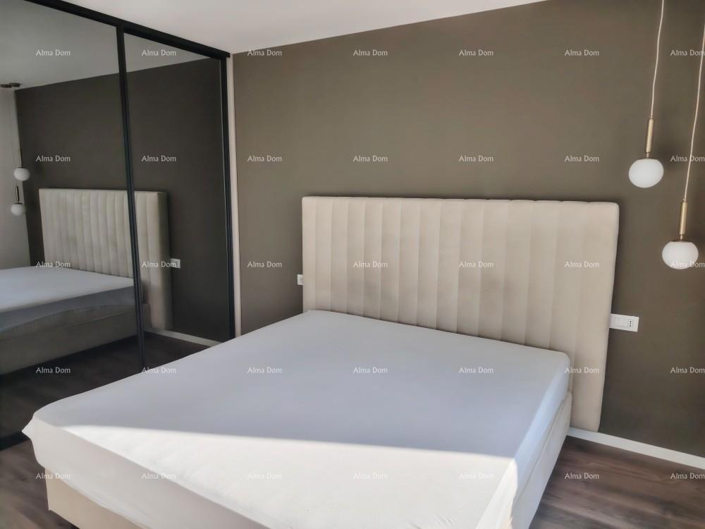 Vrhunski trosoban stan z vrtom in bazenom, opremljen