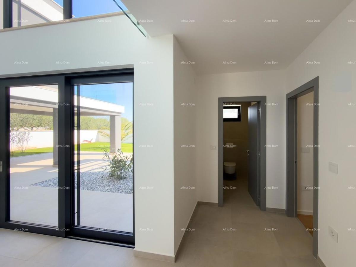 Moderna vila 100 m od morja!