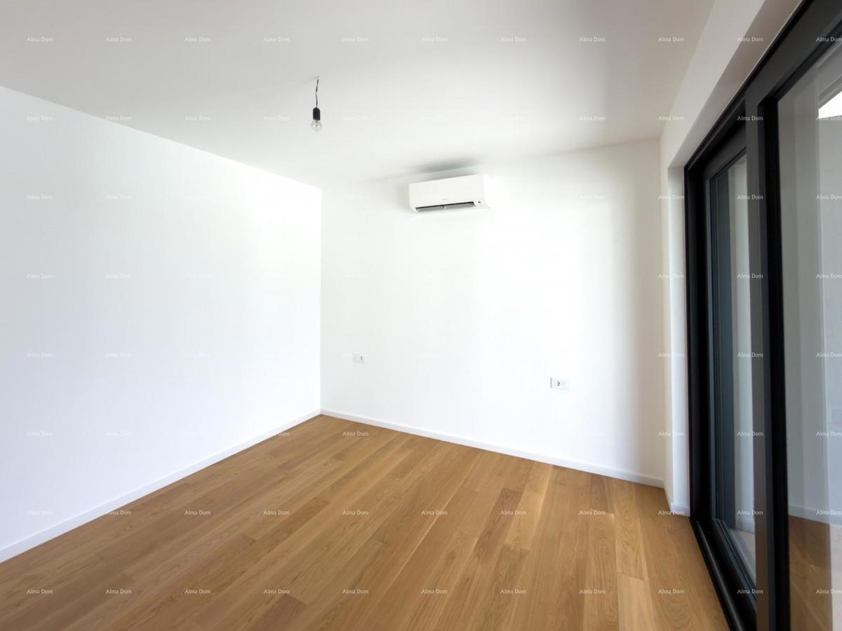 Moderna vila 100 m od morja!