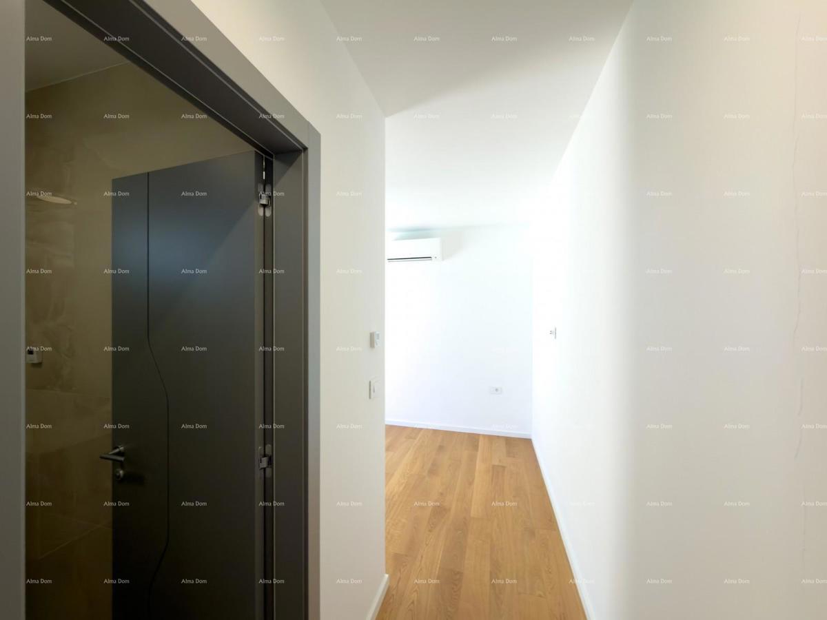 Moderna vila 100 m od morja!