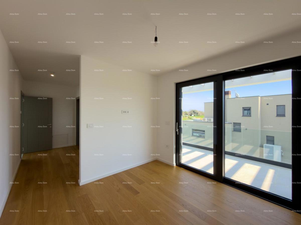 Moderna vila 100 m od morja!