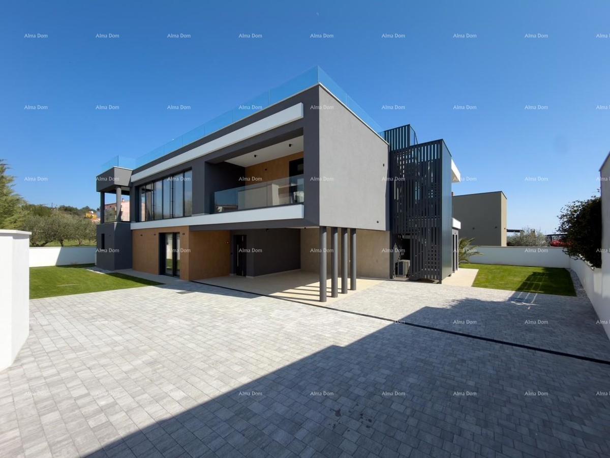 Moderna vila 100 m od morja!