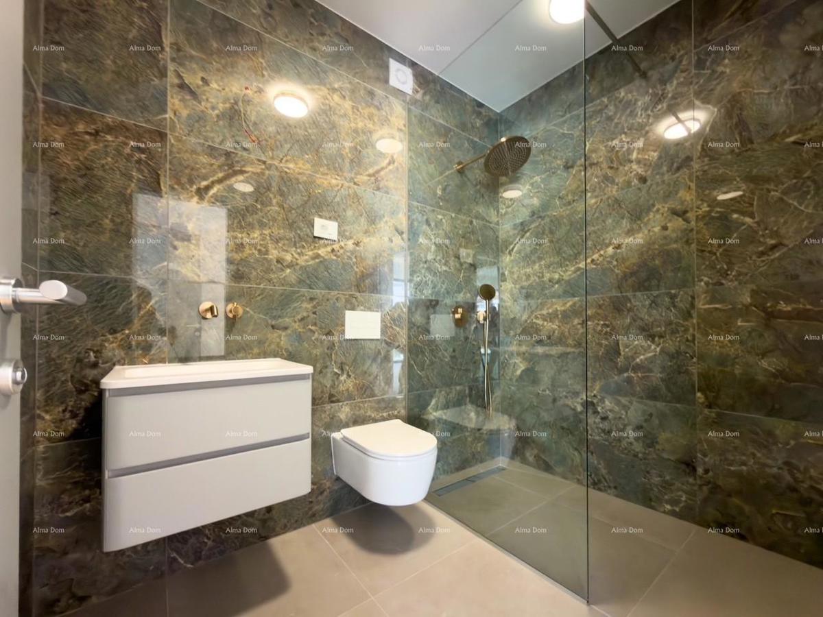 Moderna vila 100 m od morja!